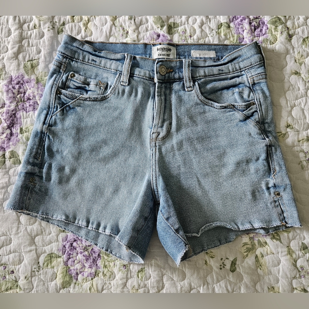 Kensie Light Wash Jean Shorts